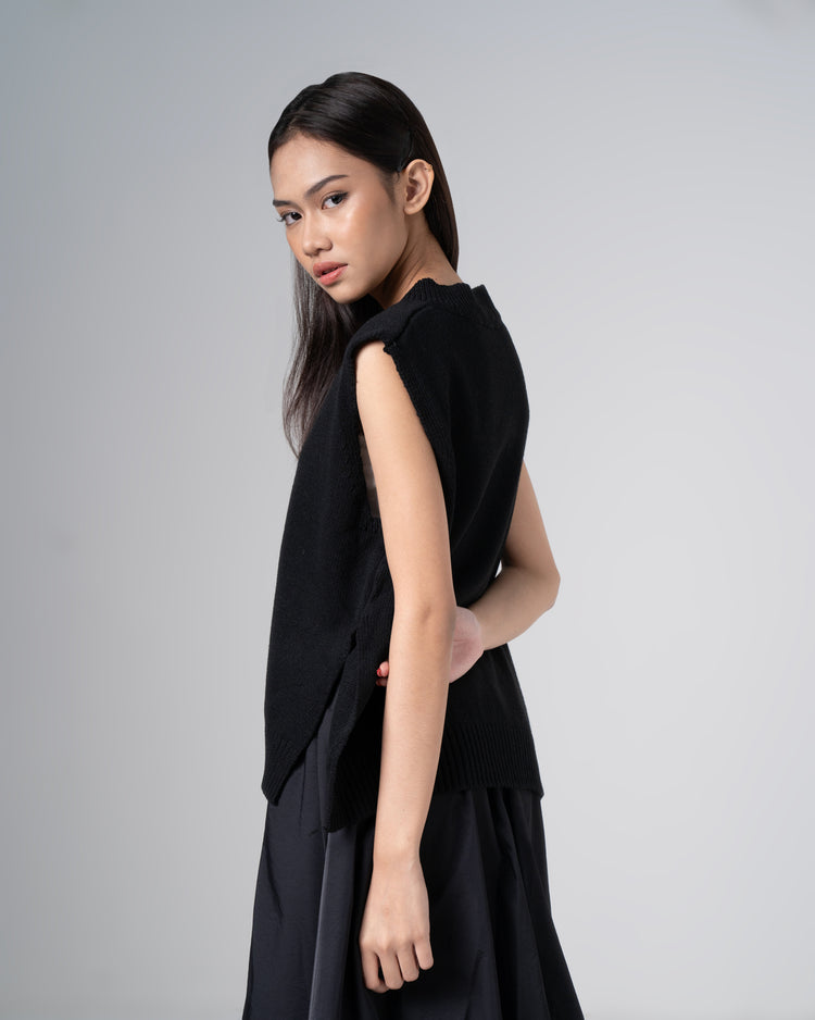 Elle Vest - Black