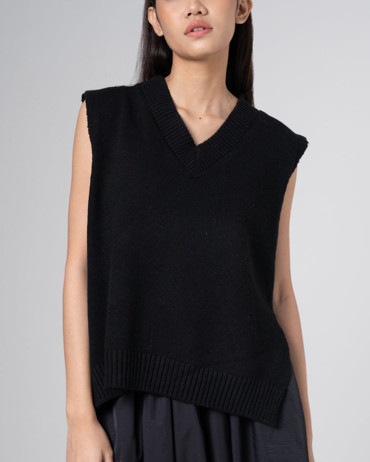 Elle Vest - Black