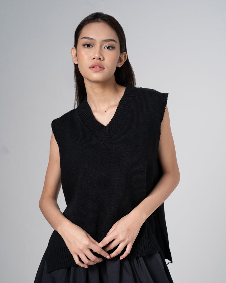 Elle Vest - Black
